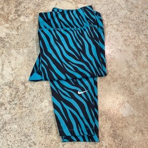 Nike DRI-FIT ankle leggings